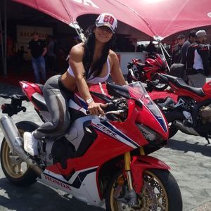 Meet your Posher, Sandra milena